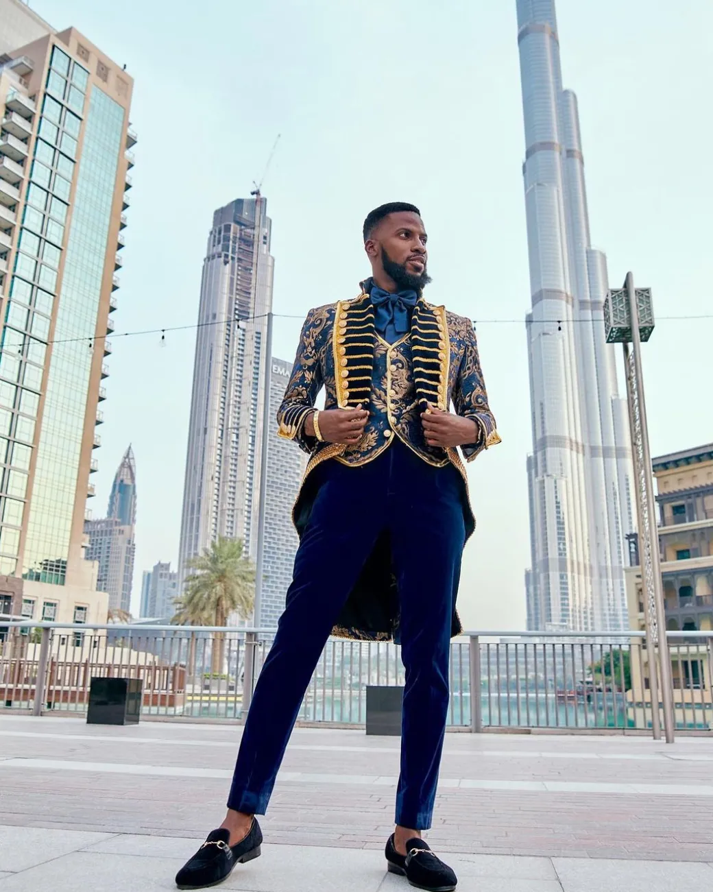 A “Abingdon” royalty tail gold and blue floral metallic Jacquard tuxedo suit