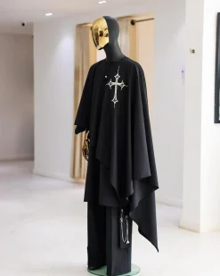 A Black Cross Neck Tragbada 2