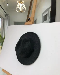 A Black Men Fashion Wool Hat