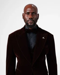 A Brown Peak Lapel, Single Button Knitter Suit