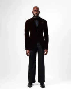 A Brown Peak Lapel, Single Button Knitter Suit