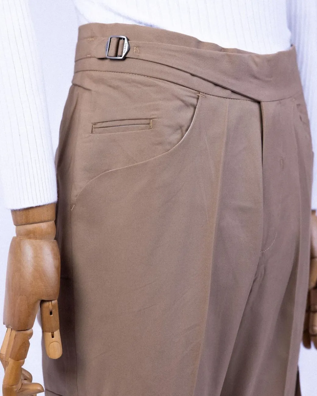 A Brown “Pirate” Polished Chinos, Layered Double Breasted, 12 Buttons, Peak Lapel Pearl Horn Blazers Suit
