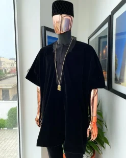 A charcoal black “daftan” from soaked Italian velvet