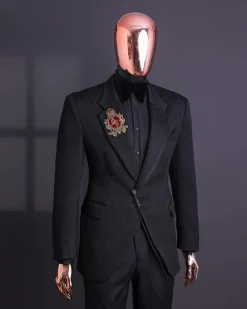 A charcoal black mushroom pattern jacquard, metallic wire patch, notch lapel suit