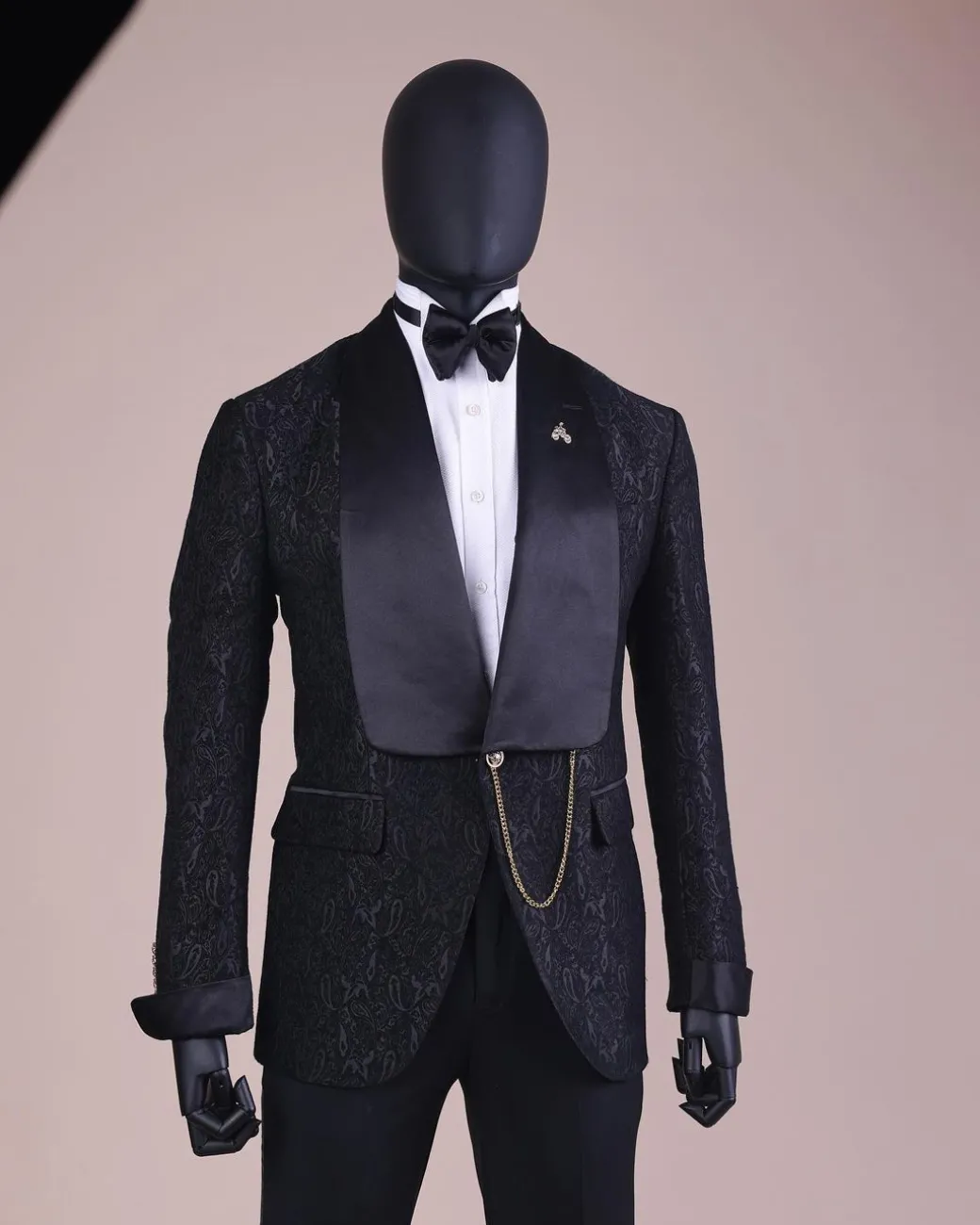A Charcoal Black, Ocean Element Patterned Shawl Lapel Jacquard Tuxedo Suit