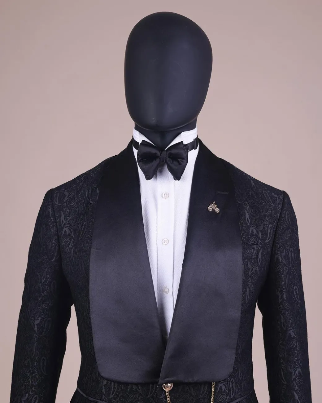A Charcoal Black, Ocean Element Patterned Shawl Lapel Jacquard Tuxedo Suit