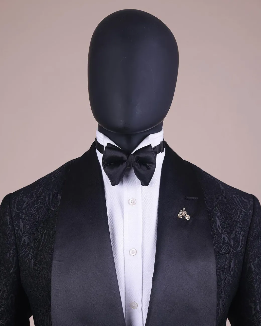 A Charcoal Black, Ocean Element Patterned Shawl Lapel Jacquard Tuxedo Suit