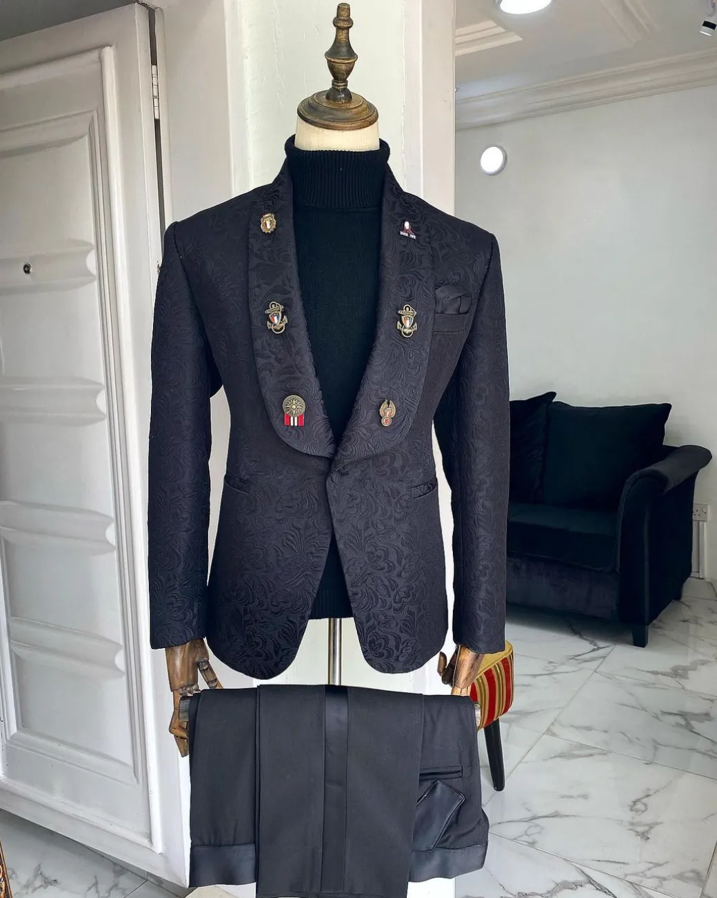 A Charcoal Black Shawl Lapel Jacquard Tuxedo Suit