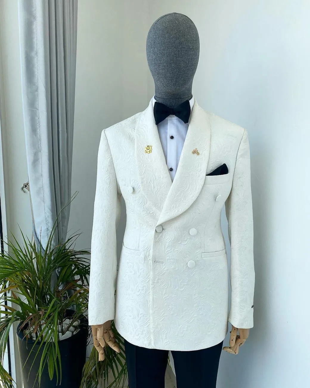 A “Classic” ivory white double breasted floral jacquard shawl lapel blazer suit