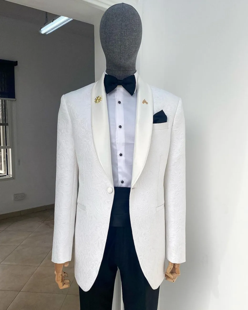A “Classic” Ivory White Floral Jacquard Shawl Lapel Tuxedo Suit.