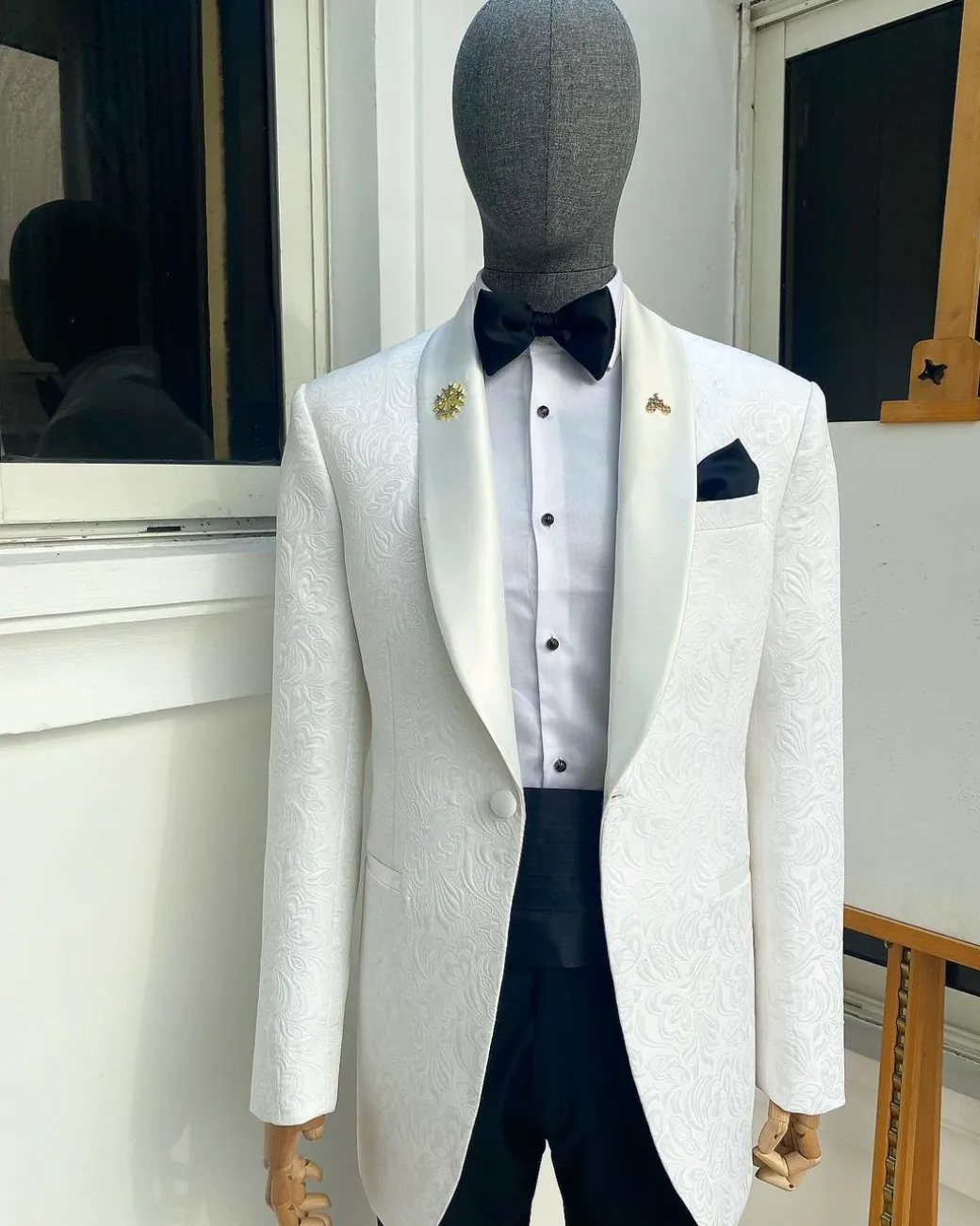 A “Classic” Ivory White Floral Jacquard Shawl Lapel Tuxedo Suit.