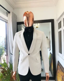 A classic white Ivory Floral jacquard shawl lapel Suit