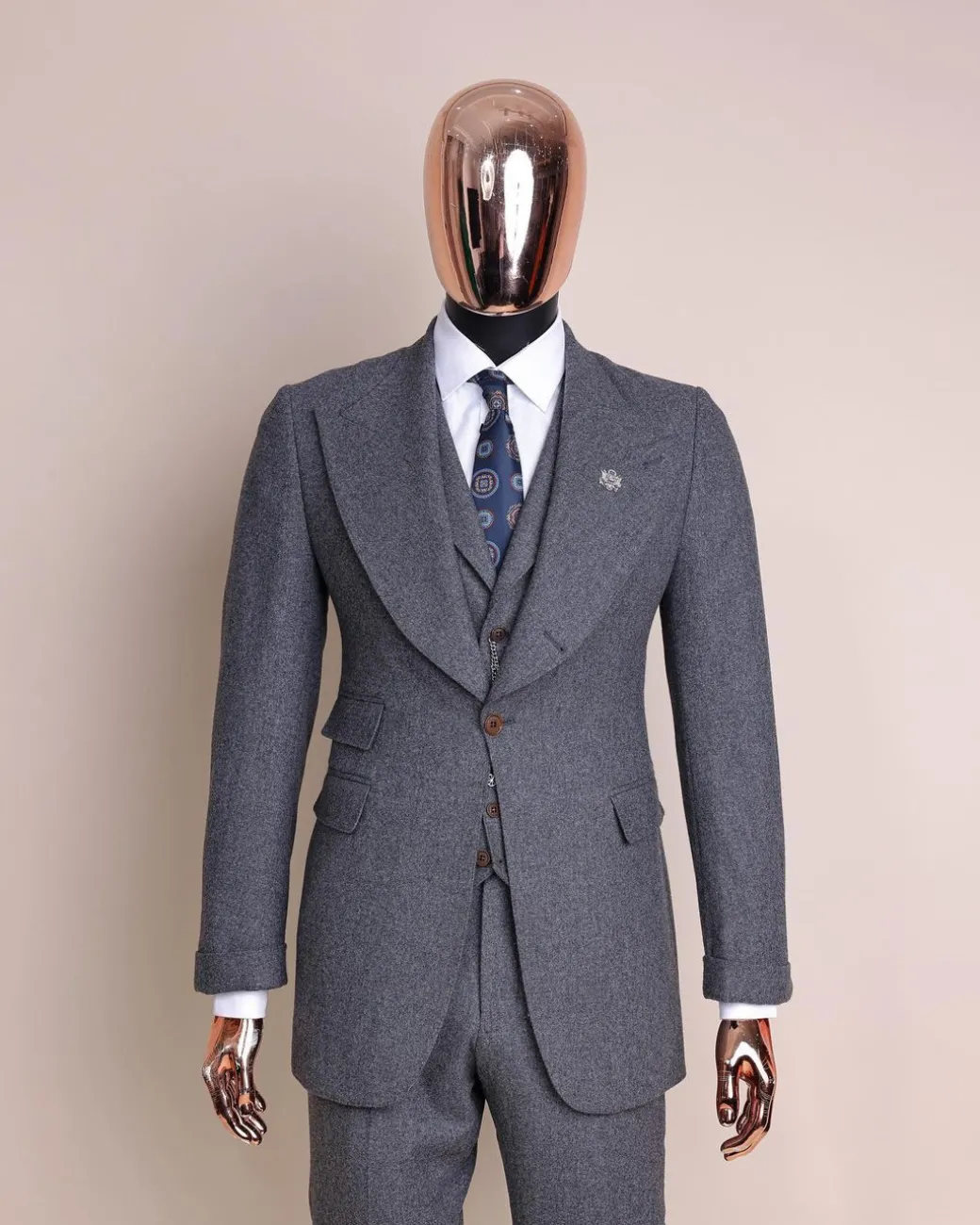A Cloud Grey, Knitted, Peak Lapel Jorgecarli Vogue Suit