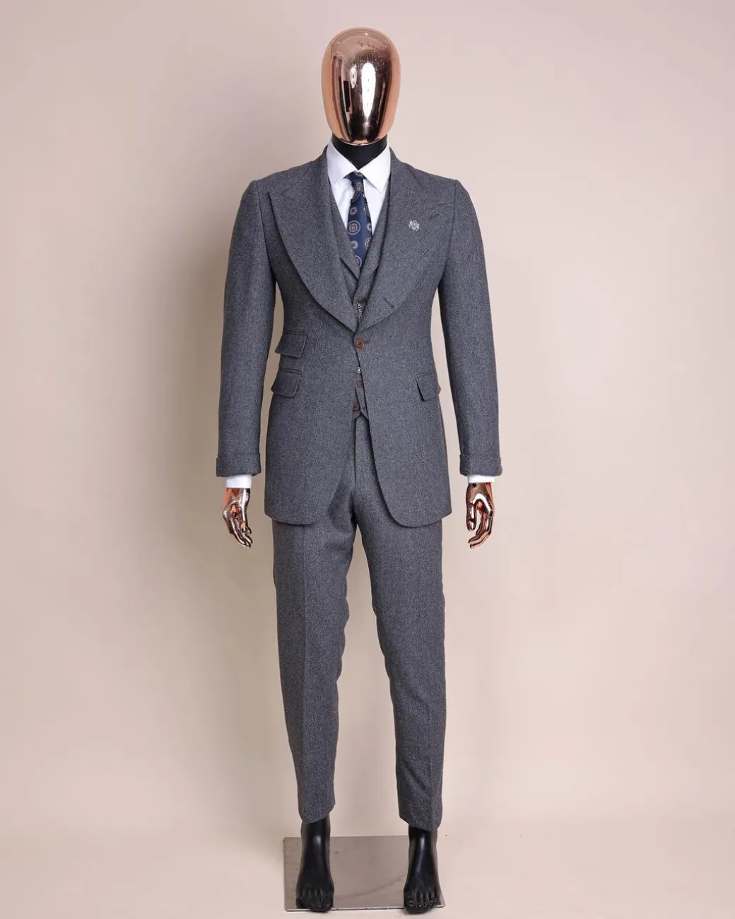 A Cloud Grey, Knitted, Peak Lapel Jorgecarli Vogue Suit