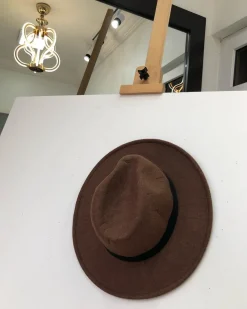 A Coffee Brown Men Fashion Wool Hat.