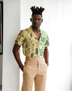 A Half-cut, brown beach plants prints, green mixed prints vintage club collar casual shirt.