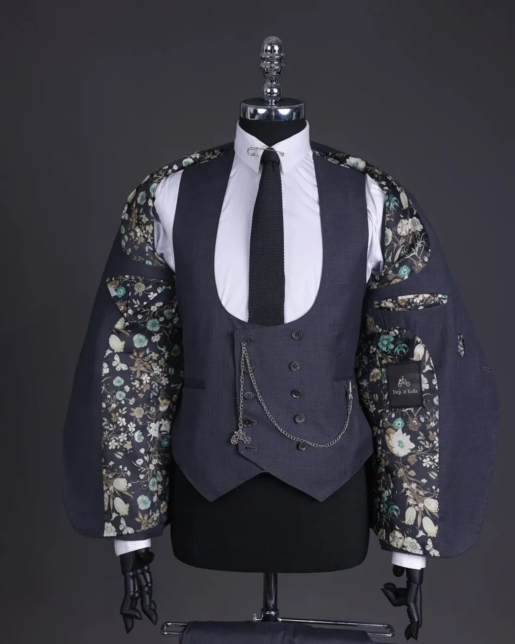 A Lead grey, knitted, notch lapel suit