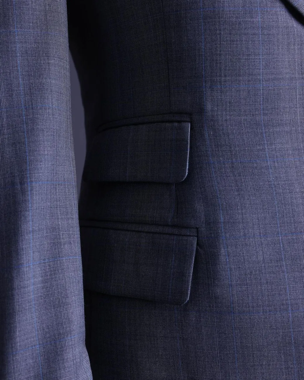 A light grey, windowpane check, monochrome nobility super “140s” “Board Room” Notch lapel suit