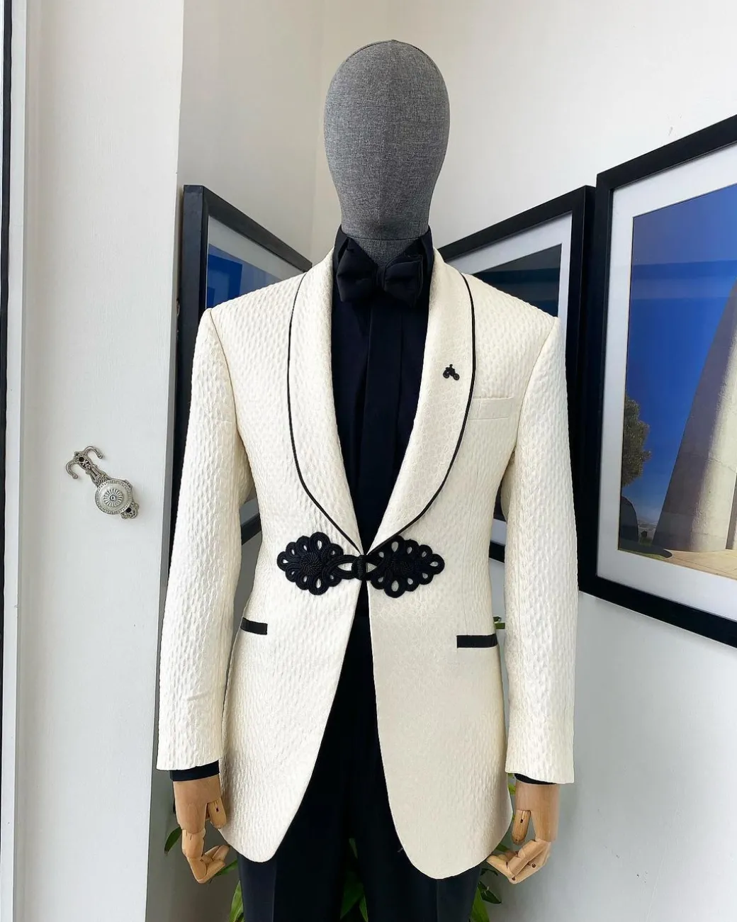 A “Mandarin” Circle Pattern Ivory white shawl lapel jacquard Suit
