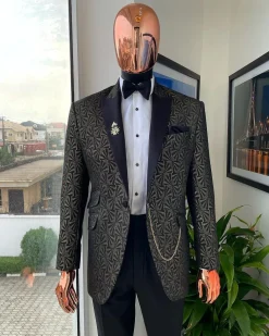 A Metallic coarse and geometric pattern jacquard peak lapel Suit