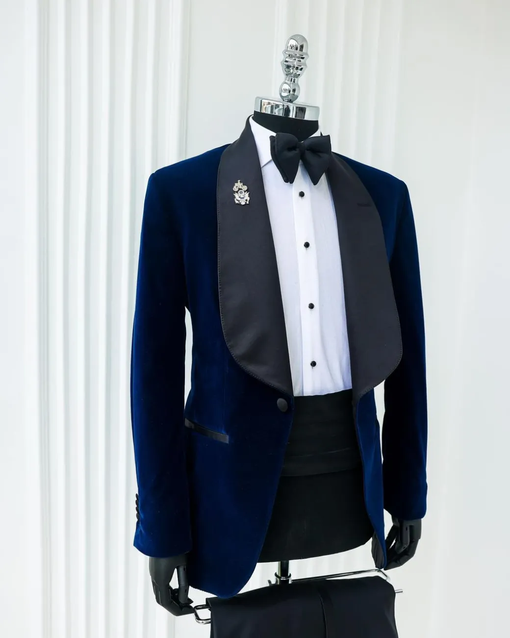 A Midnight Blue, Knitted, Shawl Lapel Tuxedo Suit