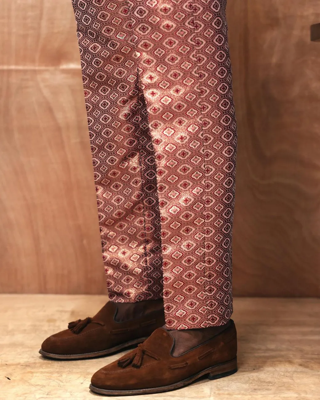 A Mixed shade of pink with inverted maze square print jacquard Pants