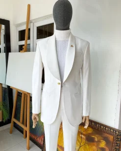 A Monochrome Ivory White Shawl Lapel Tuxedo Suit