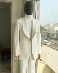A Monochrome Ivory White Shawl Lapel Tuxedo Suit