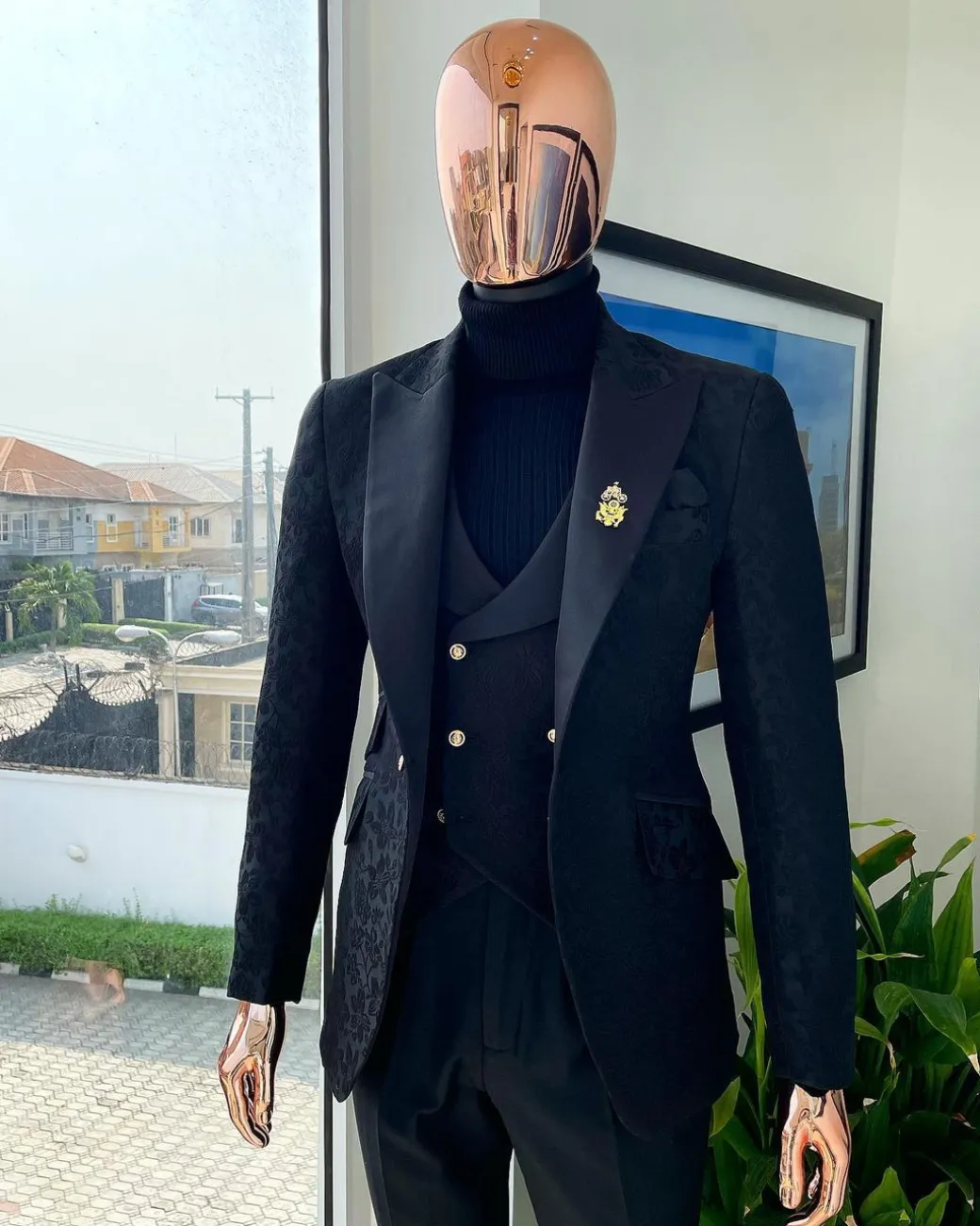 A monochrome “Mandarin” dispersed floral charcoal black peak lapel tuxedo jacquard suit