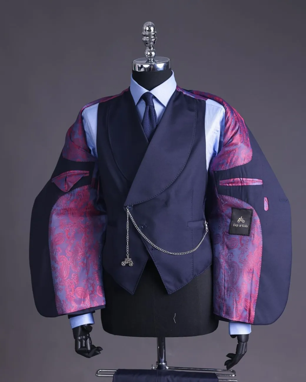 A Navy Blue Knitted Notch Lapel Suit