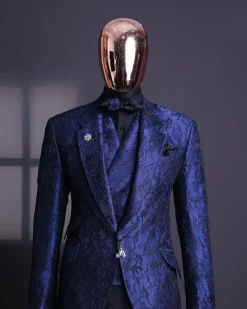 A Navy blue, knitted, root floral jacquard notch lapel suit.