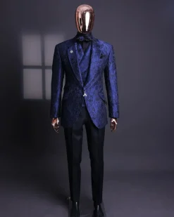 A Navy blue, knitted, root floral jacquard notch lapel suit.