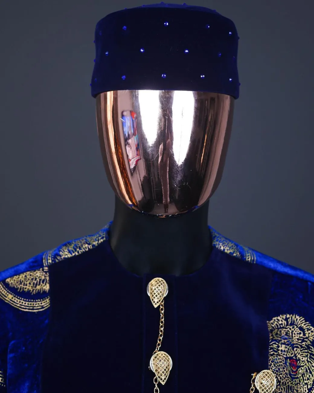 A Navy Blue Velvet Round Cap
