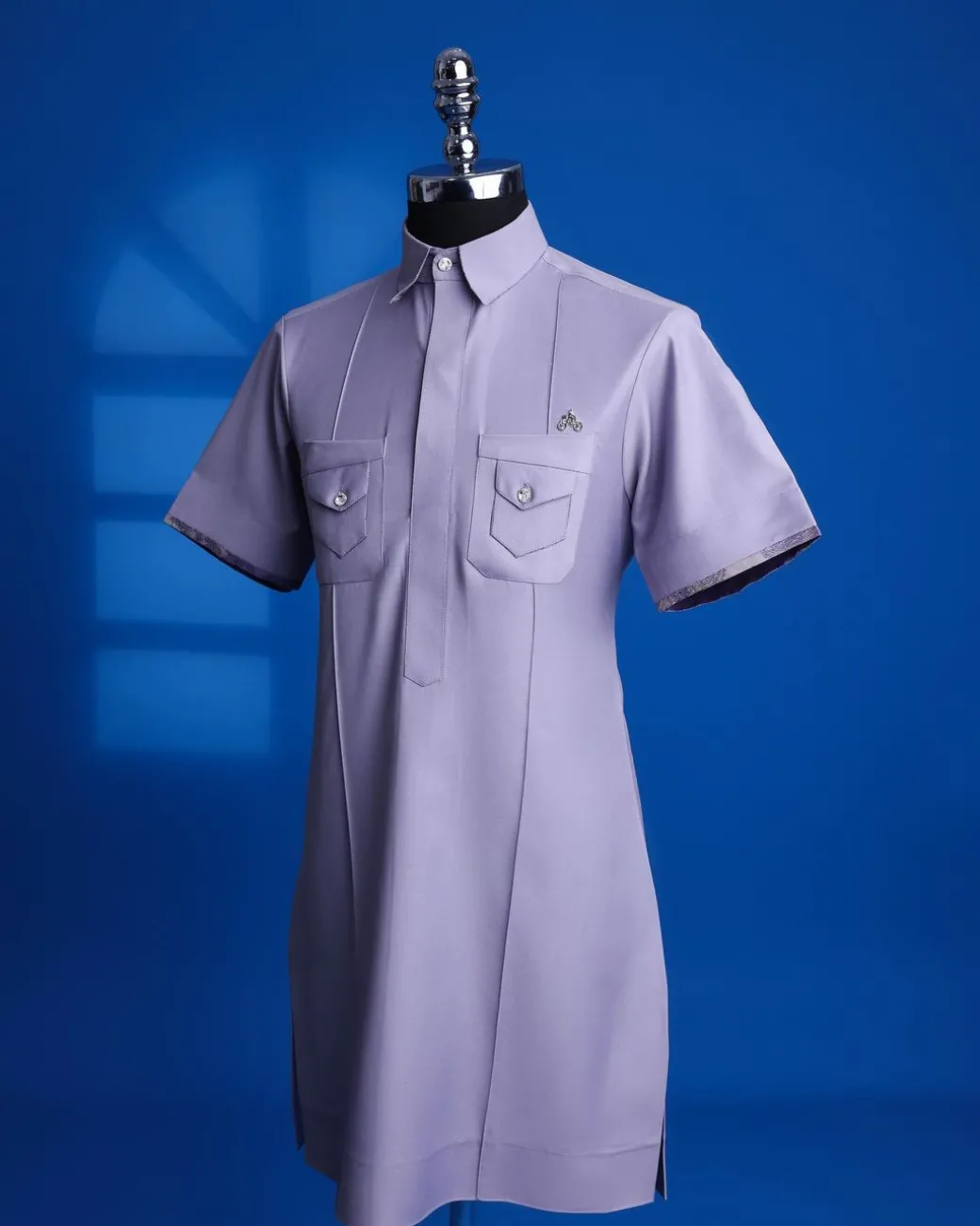 A periwinkle purple, paisley details short sleeve ka-shirt senator Kaftan native.