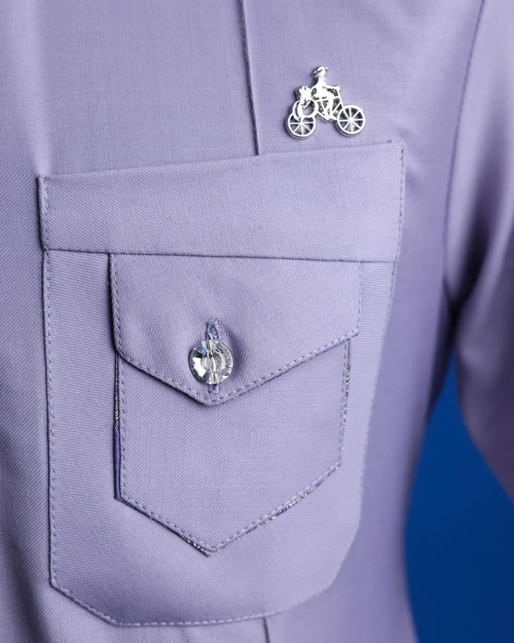 A periwinkle purple, paisley details short sleeve ka-shirt senator Kaftan native.