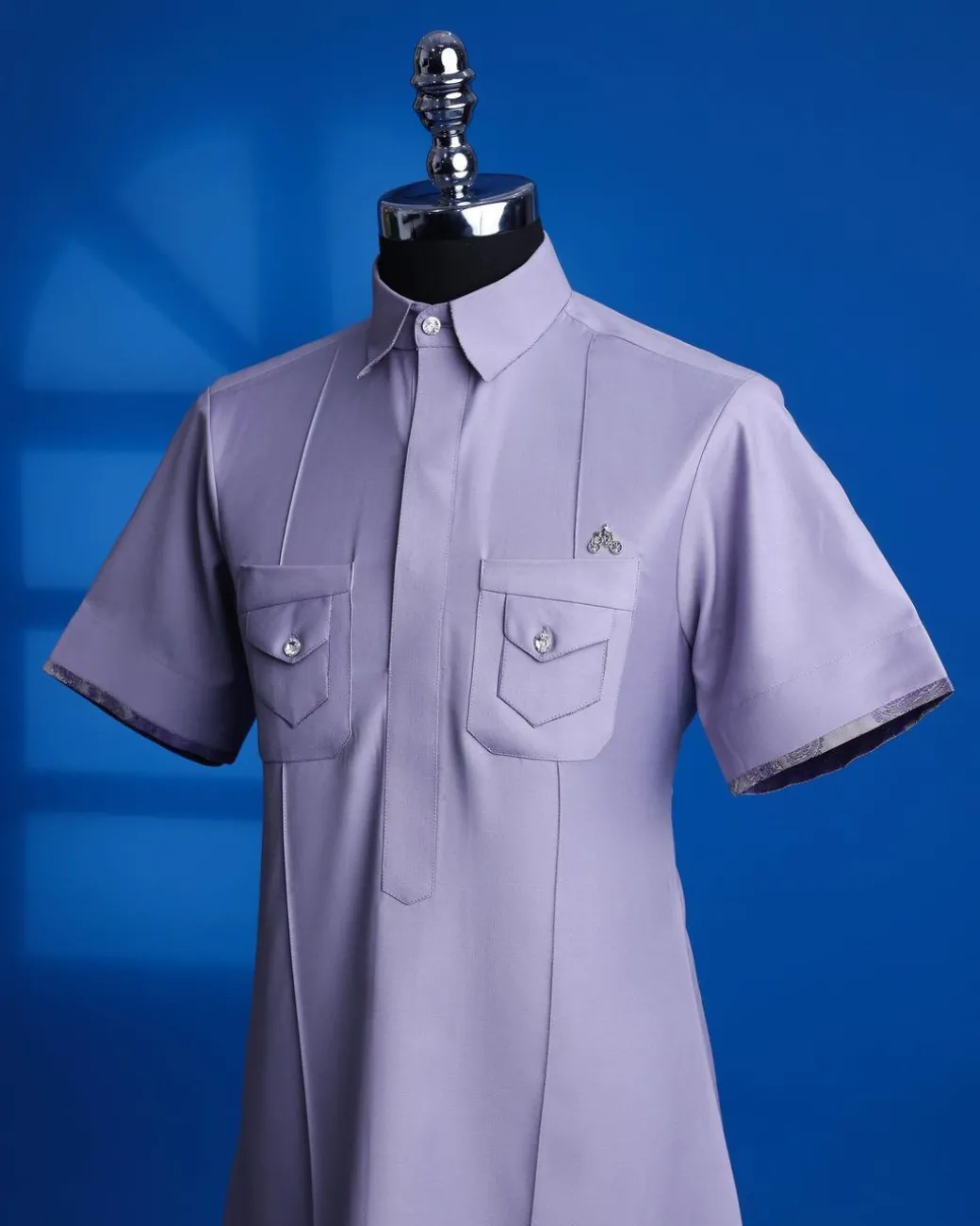 A periwinkle purple, paisley details short sleeve ka-shirt senator Kaftan native.