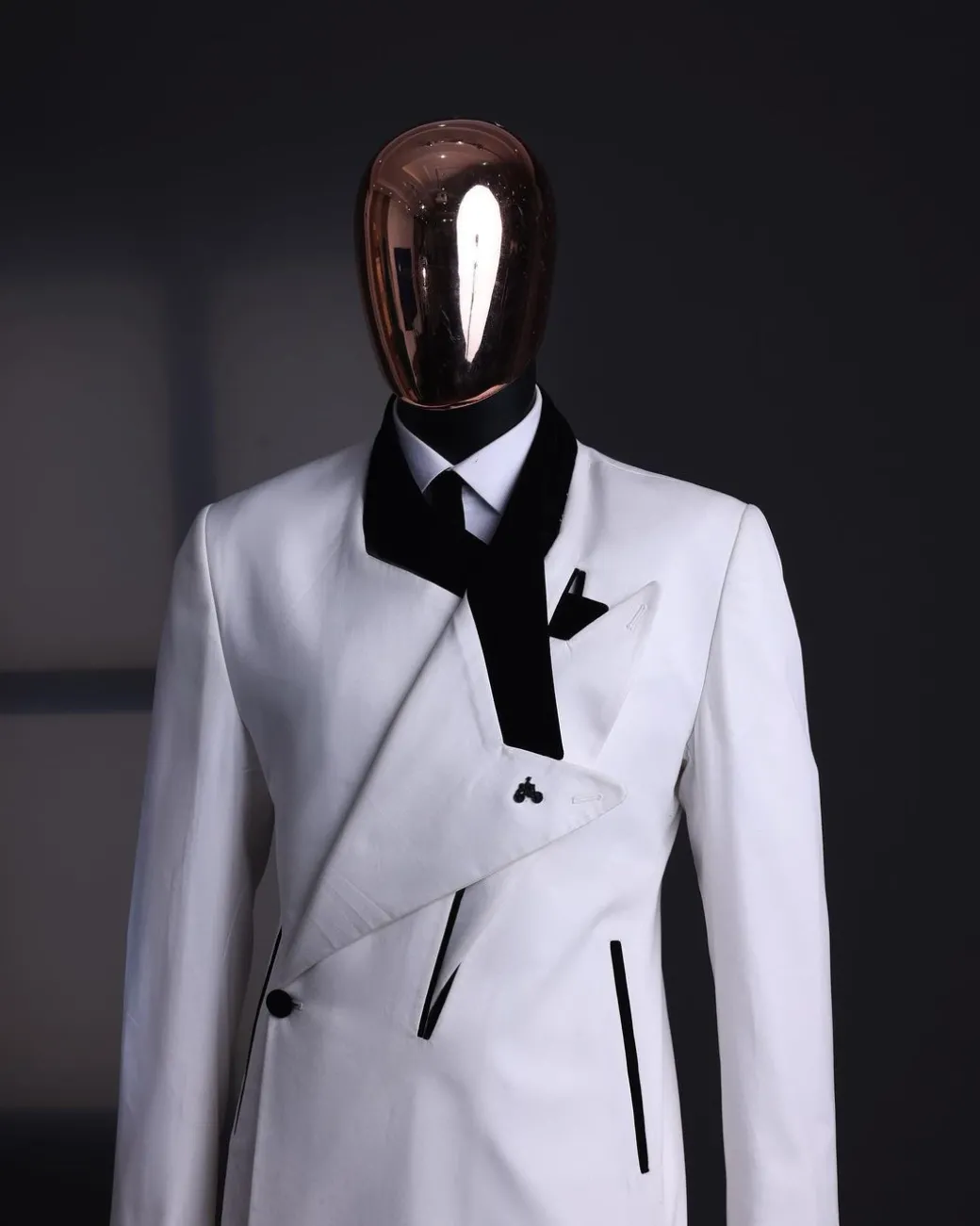 A Polished chinos “pride & prejudice”, double breasted deconstructed dropping lapel suit