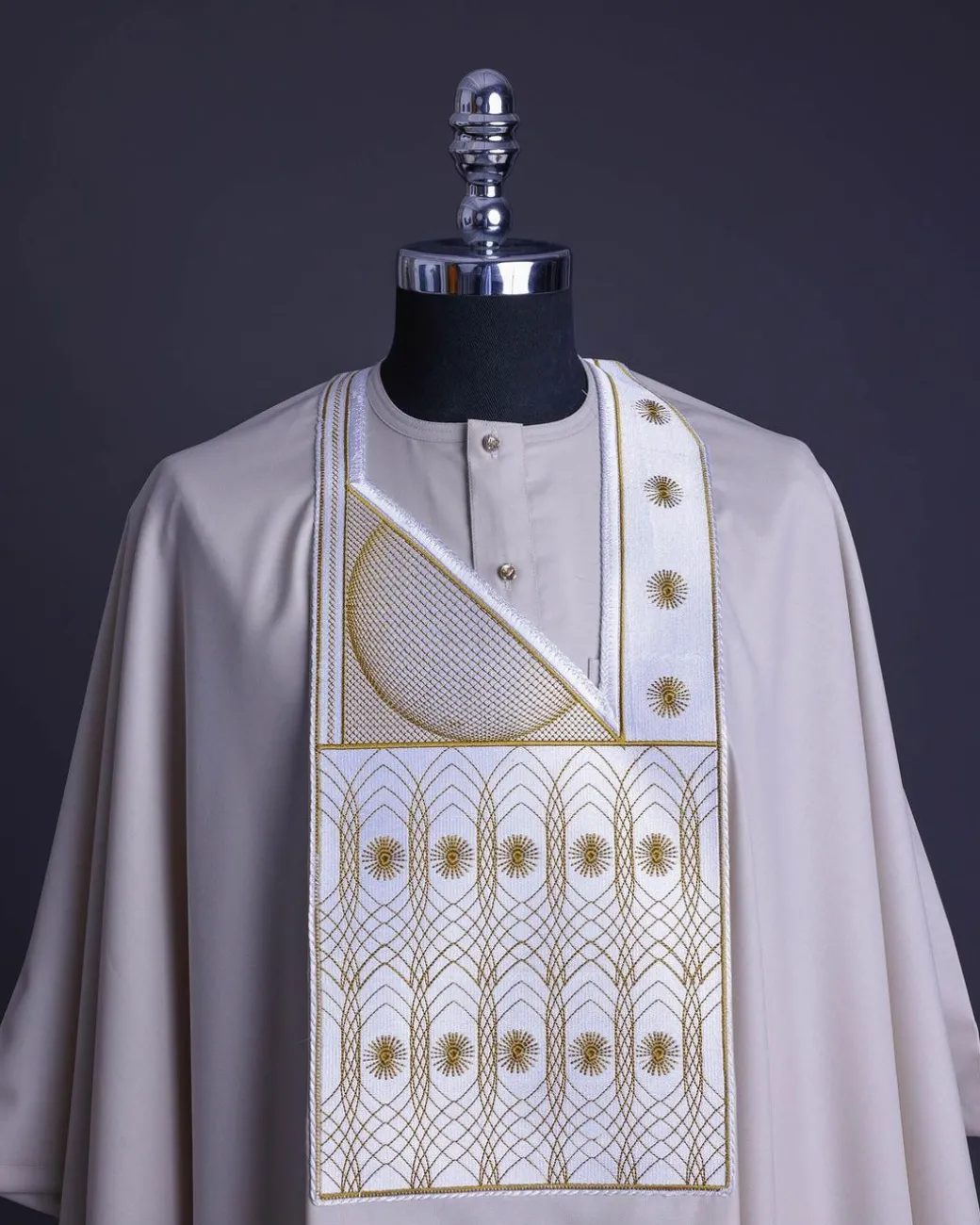 A Porcelain, Cloud and pattern embroidery detailing agbada