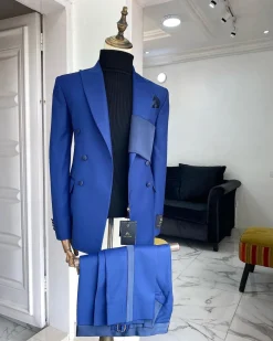 A Premium Reloaded navy blue “Oranmiyan” Peak lapel Suit