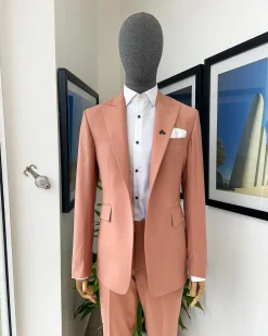 A Reloaded Mauve peak lapel business suit
