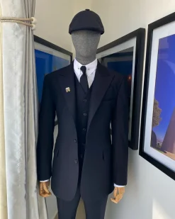A reloaded Peaky Blinder @scabal (753396) – Eton Super 130’s fabric charcoal black peak lapel suit