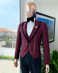 A Reloaded “Ragnar” peak lapel short cut tuxedo Suit