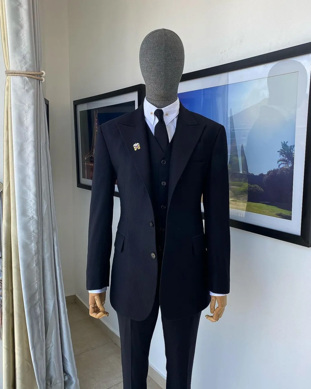 A @scabal (753396) – Eton Super 130’s Fabric Charcoal Black Peak Lapel Suit