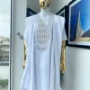 A Snow White dotted round and interwoven line embroidery agbada