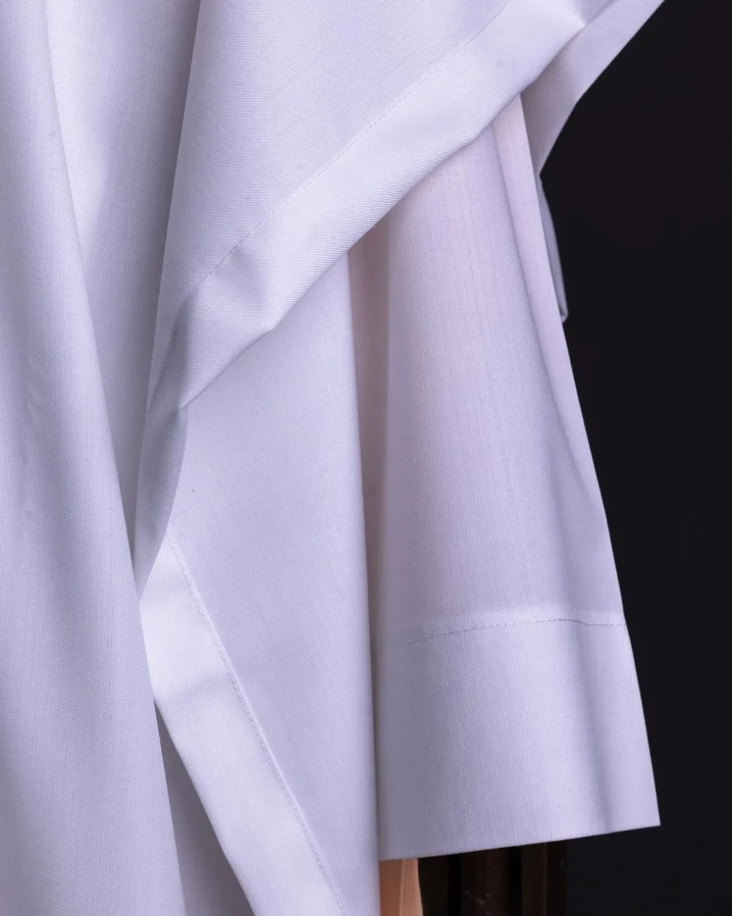 A White, scattered pointed zeros with keke Elemu embroidery details agbada