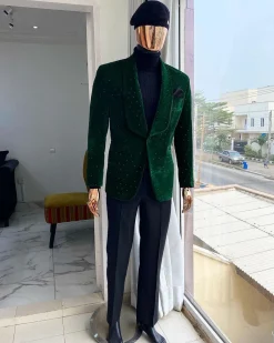 An Emerald Green Velvet Shawl Lapel Tuxedo Suit