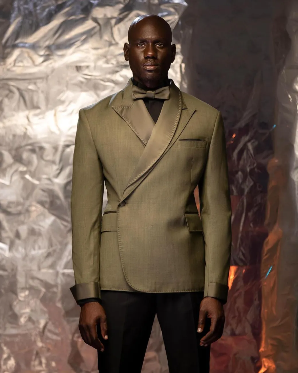 An Irish Green Peak and Shawl Lapel Wedding Tuxedo Suit.