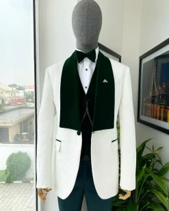An Ivory floral jacquard shawl, wide-cut jacquard suit