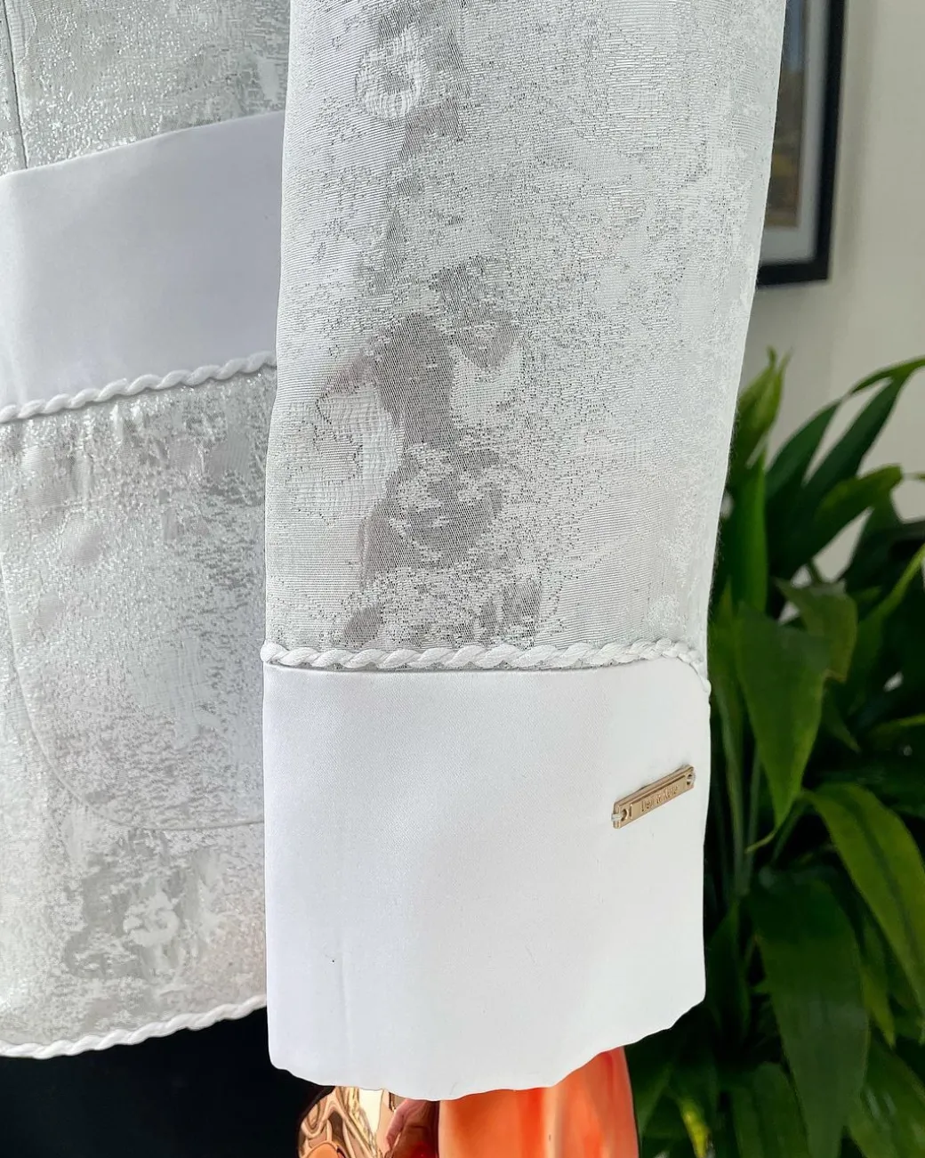 An Ivory white and silver “Napoleon” scattered pattern metallic jacquard Suit