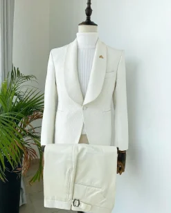 An Ivory White dispersed unequal pattern shawl lapel jacquard texedo suit.